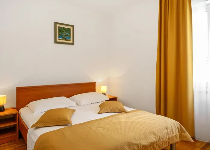 Golden Cape Apartments