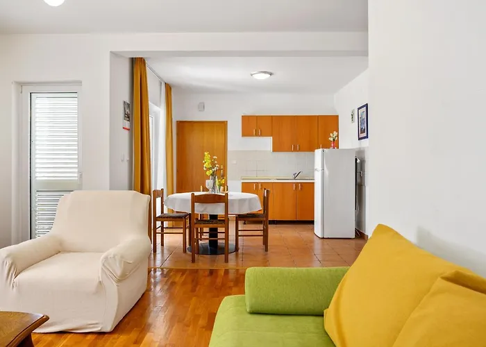 Golden Cape Apartments