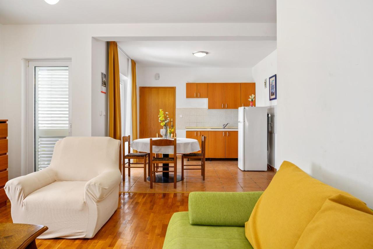 Apartment Golden Cape Bol
